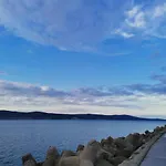 Къща за гости самостоятелни мелсамбрия 3*